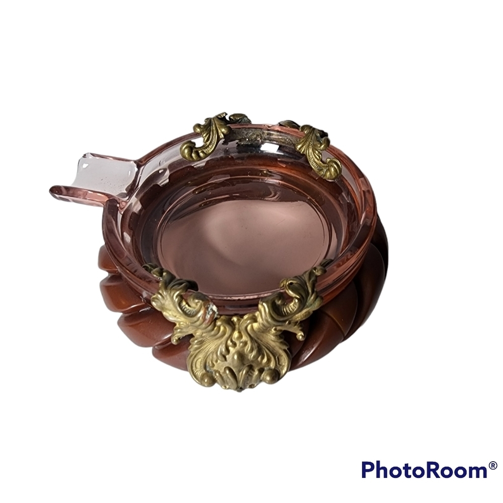 Cranberry glass cigar ashtray bakelite Ornate base gold tone trim MCM - Picture 2 of 9